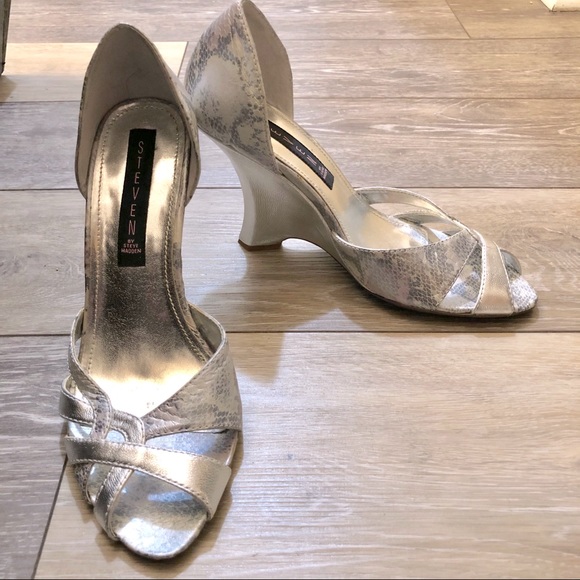 Steve Madden Wedge Heels - Picture 2 of 10